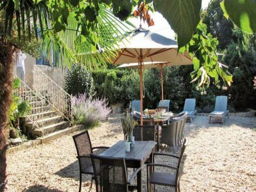 Cozy Holiday Home In Tour-de-faure With Swimming Pool