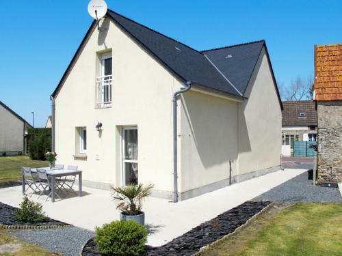 Holiday Home Dans La Prairie (Cez404)