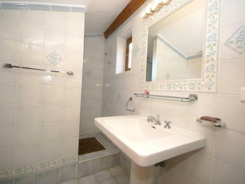 Spacious Pet-friendly Villa In Crillon-le-brave