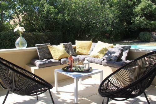 Villas Du Luberon - La Villa Des Saisons
