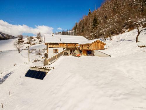 Chalet Ladroit - Ovo Network
