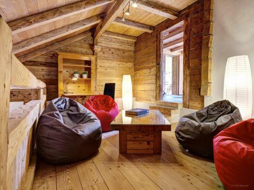 Chalet Ladroit - Ovo Network