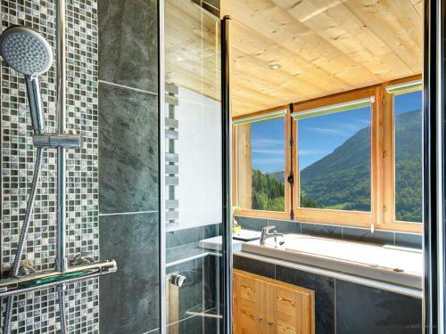 Chalet Ladroit - Ovo Network