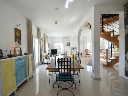 Beautiful Villa With Private Pool In Beaufort
