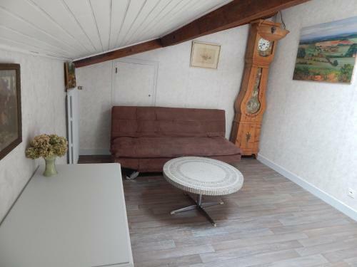 Hostal Maison Brocant'elle