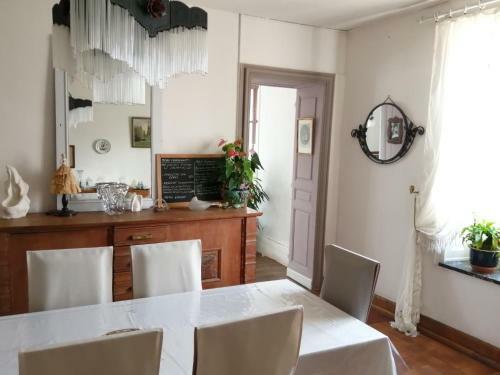 Hostal Maison Brocant'elle