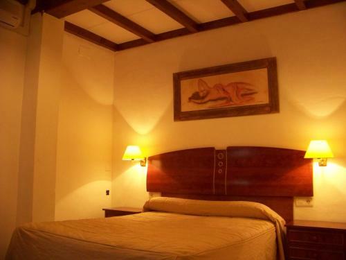 Hostal Restaurante El Lirio