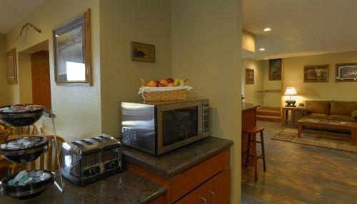 Posada America's Best Value Inn & Suites International Falls
