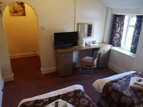 Ferns Hotel/palms Leisure