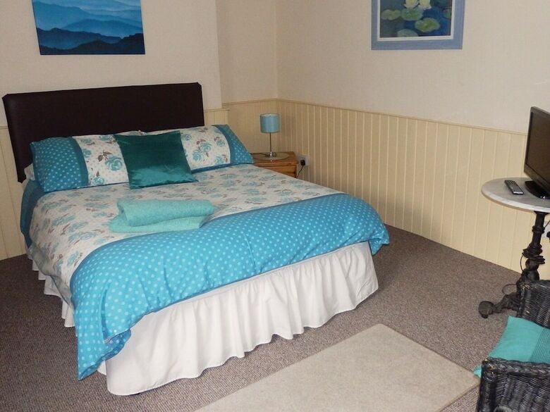 Hostal Admiral Blake Guesthouse