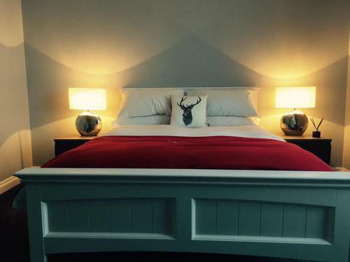 The Hinds Head Hotel