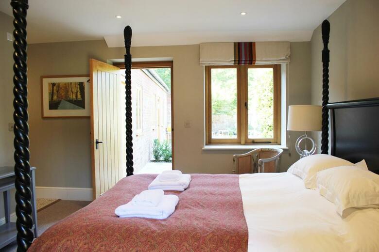 Bed & Breakfast Chippenham Park Kitchen Garden Rooms