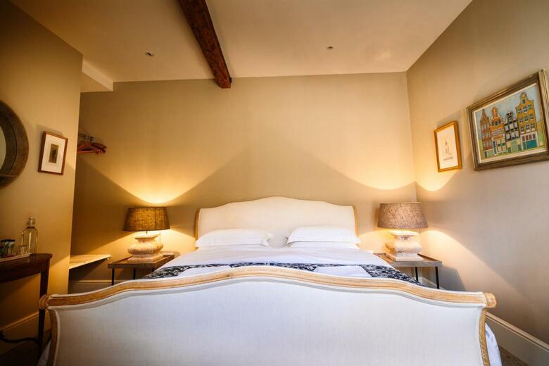 Bed & Breakfast Chippenham Park Kitchen Garden Rooms