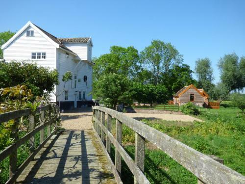 Watermill Granary Barn