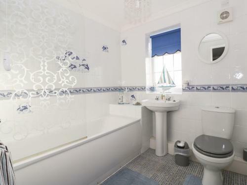 Cae Glas, Holyhead