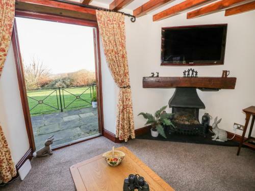 Mertyn Crewe, Holywell
