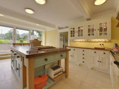 Abbots Manor, Honiton