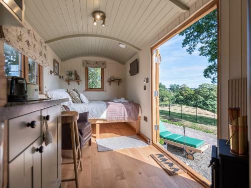 Padarn's Hut, Llandrindod Wells