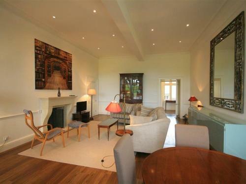 17 Sherborne House, Burford