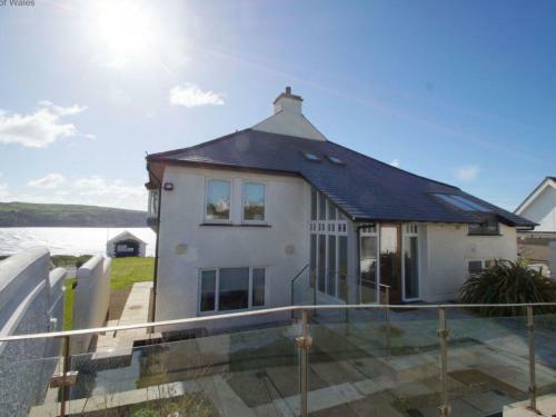 Holiday Home Tully Hip