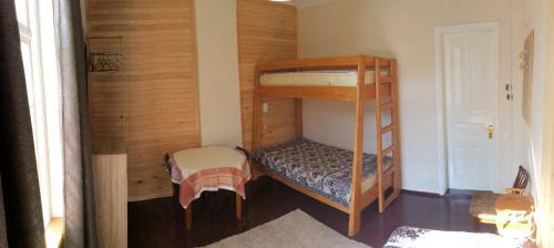 Hostal Guest House Mtashi House
