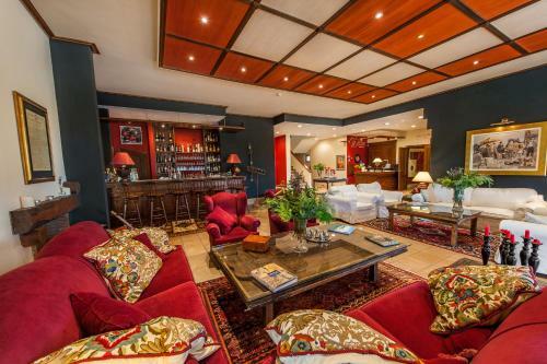 Rocabella Hellinikon Country Hotel