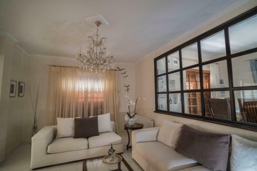 Villa Corina Near The Airport