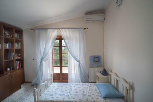 Villa Corina Near The Airport