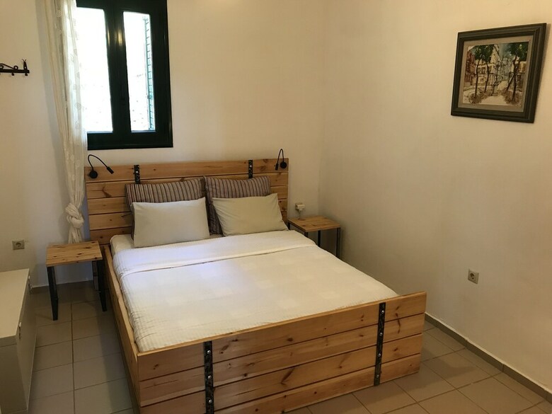 Temenia House