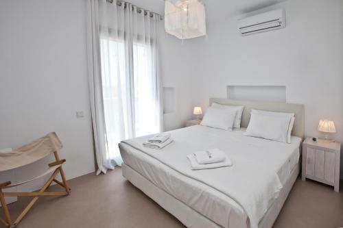 White Tinos Luxury Suites