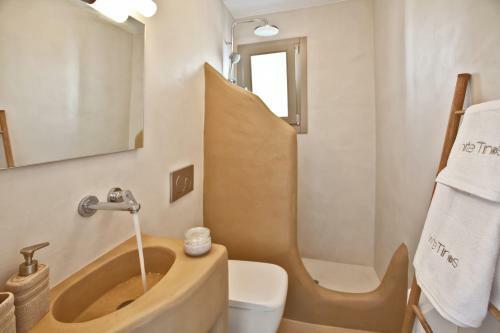 White Tinos Luxury Suites
