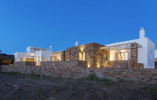 White Tinos Luxury Suites