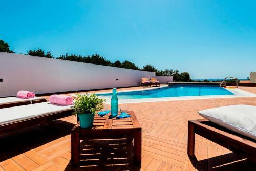 Villa Stamos