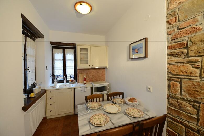 Esperos Suites & Villas