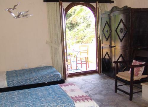Arolithos Traditional Village Hotel