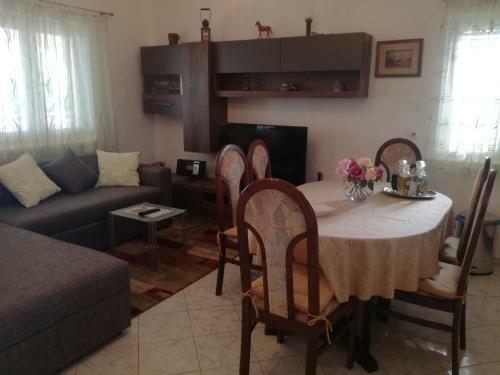 Apartment Bura