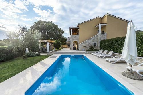 Villa Ladonja With Private Pool And Sauna