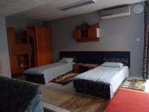 Hostal S�rkeszi Vend�gsz�ll�