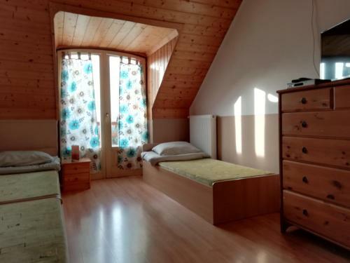 Bed & Breakfast Hegyh�t - Izm�ny �d�l?h�z