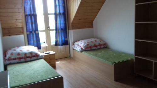 Bed & Breakfast Hegyh�t - Izm�ny �d�l?h�z