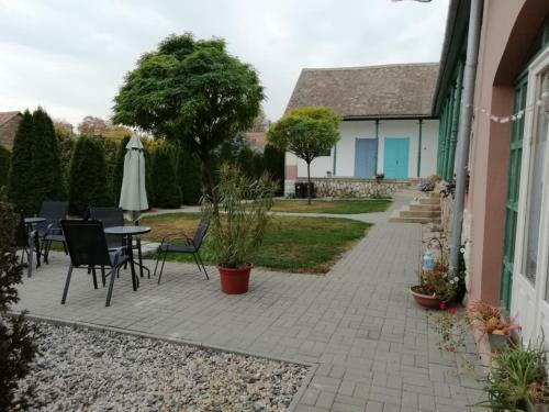 Bed & Breakfast Hegyh�t - Izm�ny �d�l?h�z