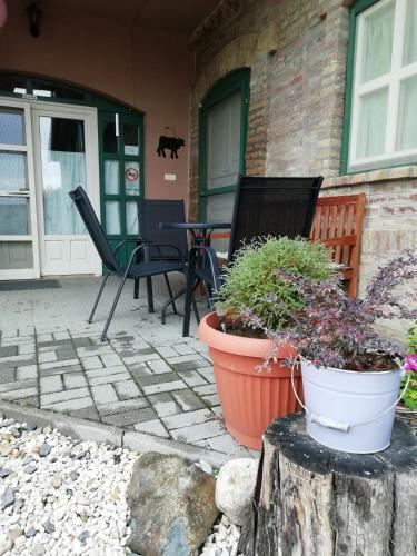 Bed & Breakfast Hegyh�t - Izm�ny �d�l?h�z