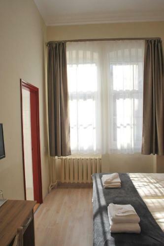 Hostal Piros Arany Panzi� Kalocsa