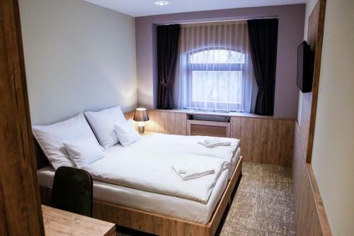 Hunor Hotel �s �tterem