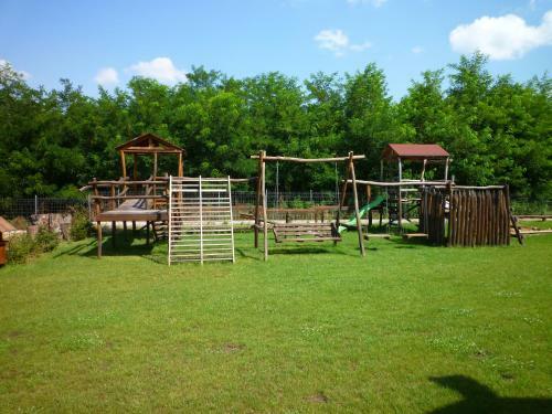 Hostal Farkasverem Vend�gh�z