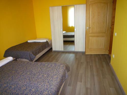 Hostal Farkasverem Vend�gh�z