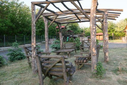Hostal Farkasverem Vend�gh�z