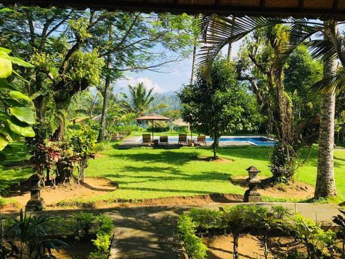 Hotel Mahagiri Resort & Restaurant