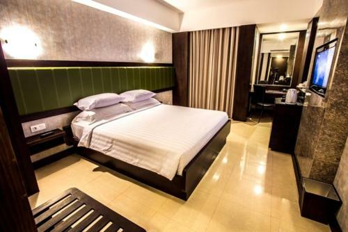 Crown Victoria Hotel Tulungagung