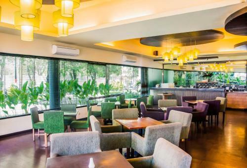 Apartamentos Whiz Residence Darmo Harapan Surabaya